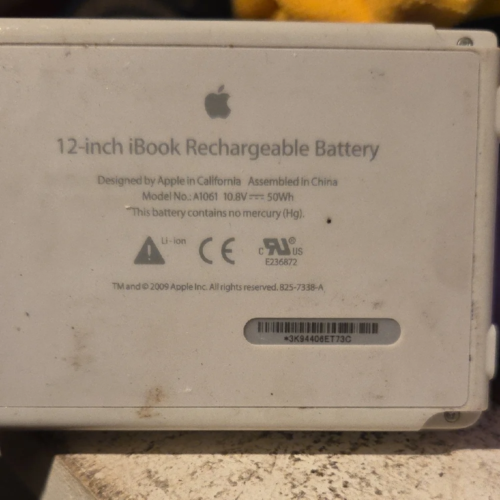 Apple iBook 12-inch Rechargeable Battery - Gray